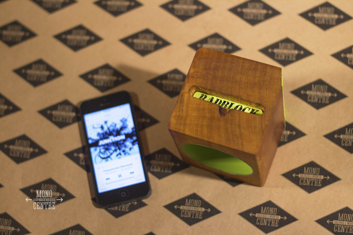 "Travel RAD" Acoustic iPhone Dock